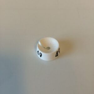 MB wit/zwart 49 voor op kledinghanger
