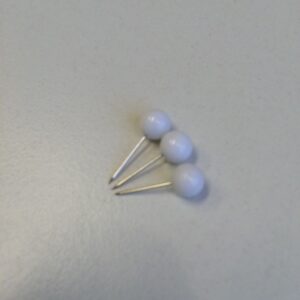 Speld met witte kunststof knop 6mm x16mm