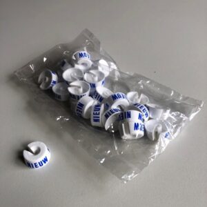 MB wit/blauw NIEUW voor op kledinghanger
